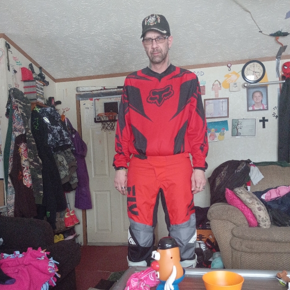 Meet your Posher, Hannah - Picture 2 of 4